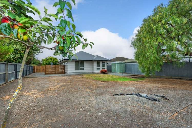 10 Bideford Place Dallington_7