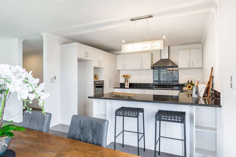 8 Bonny Crescent Massey_2