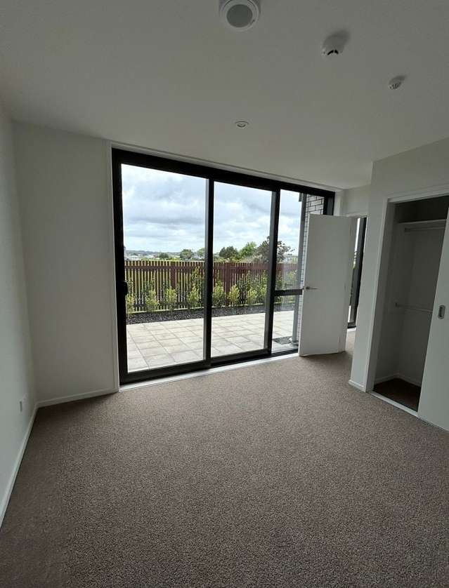 2/8 Treasure Lane Te Atatu South_2
