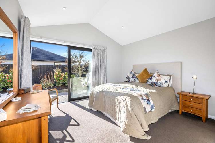 49 Vernon Drive Lincoln_15