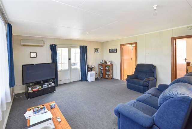 32 Riselaw Road Calton Hill_2