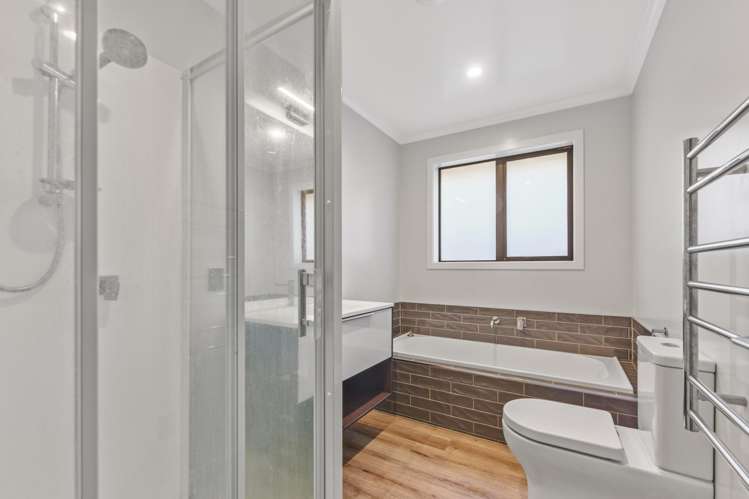 10 Esher Lane Richmond_16