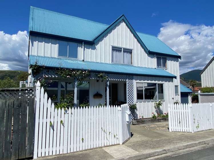 2 Helena Way The Wood_16