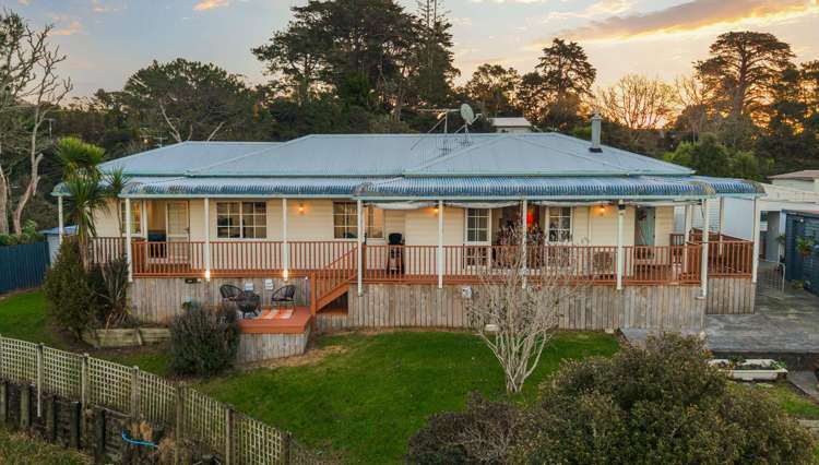 23 Waitakere Road_0