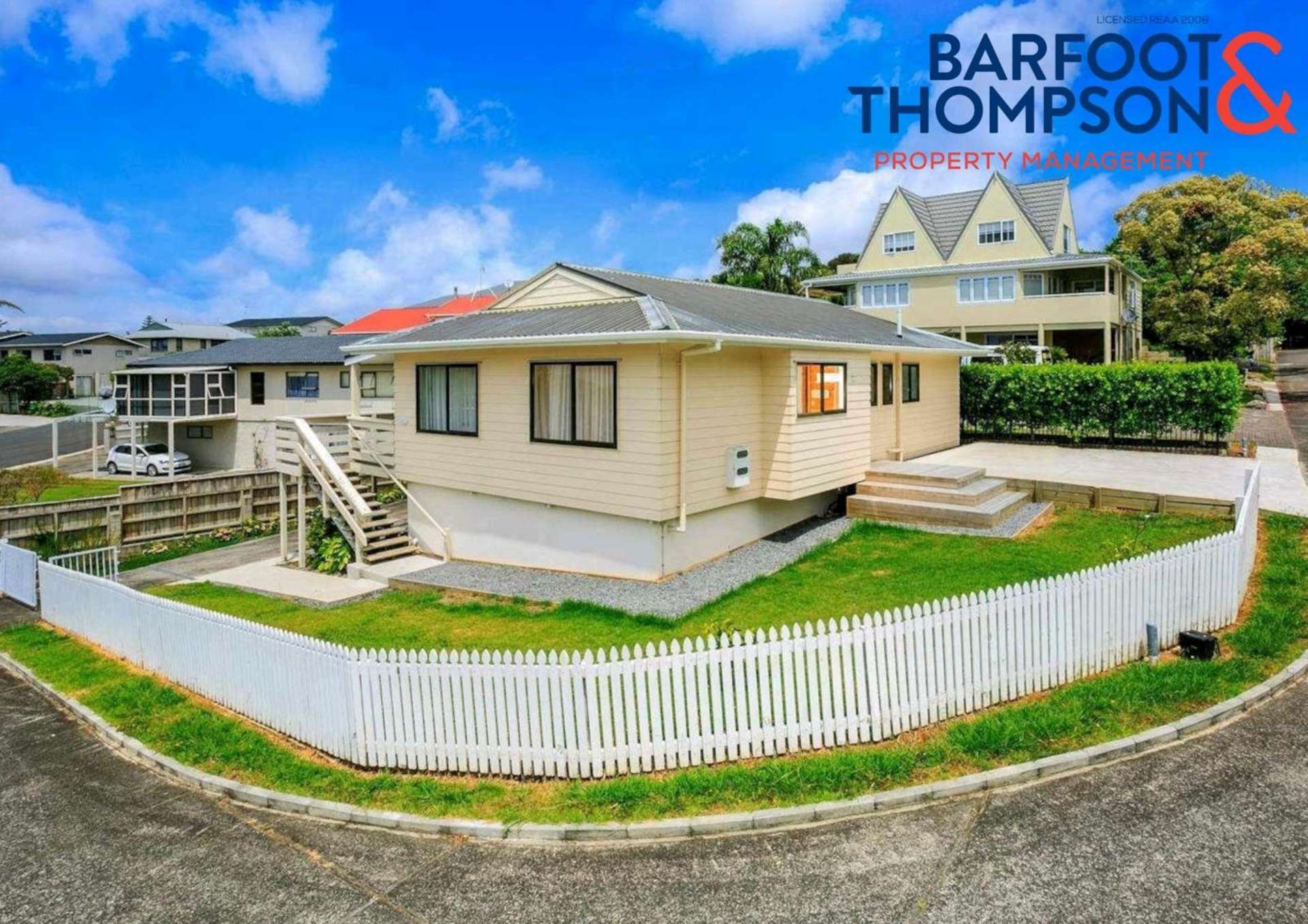 37b John Dee Crescent Red Beach_0