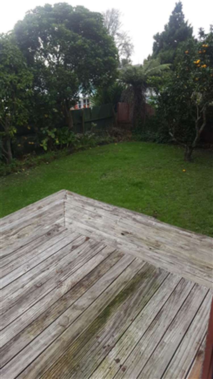 2/80 Sylvan Crescent Te Atatu South_18