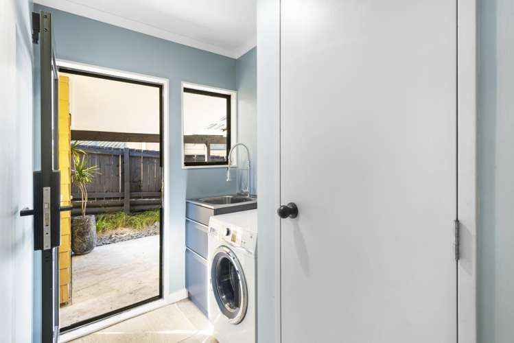 35B Henderson Crescent Gate Pa_15