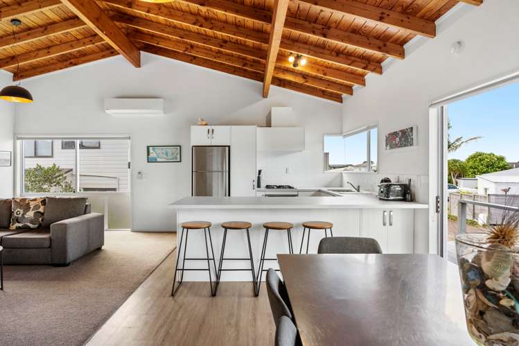 12a Braddock Grove Pauanui_8