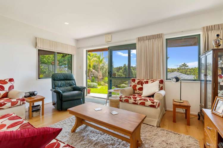 20 Rivervale Grove Stanmore Bay_15