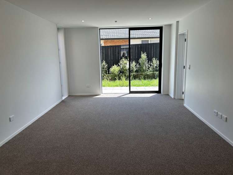 1/12 Treasure Lane Te Atatu South_3