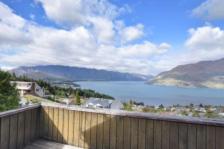 118b Wynyard Crescent Fernhill/Sunshine Bay_16