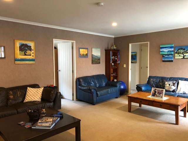 84 Gracechurch Drive Flat Bush_2