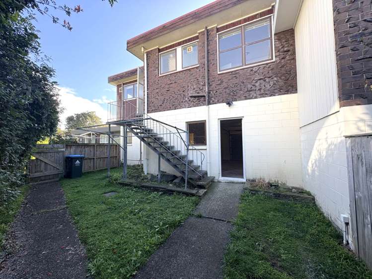 2/58 Clonbern Road Remuera_15