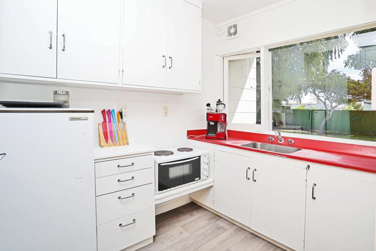 22 Avenal Street Avenal_8