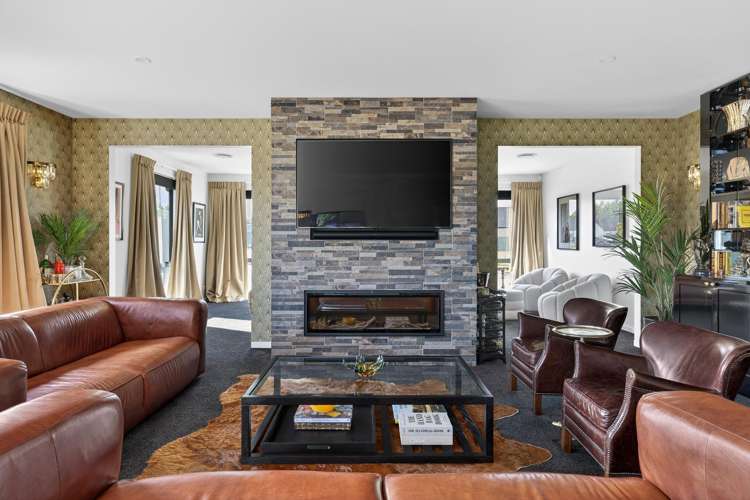 56 Carnaveron Drive Lincoln_13