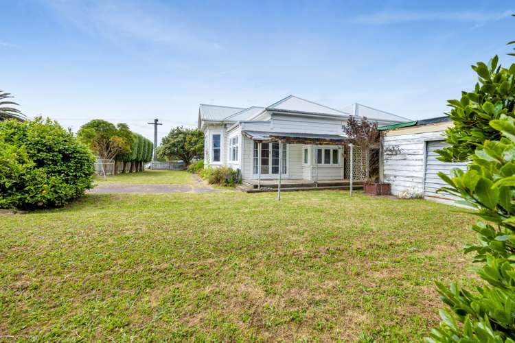 14 Albany Street Patea_24