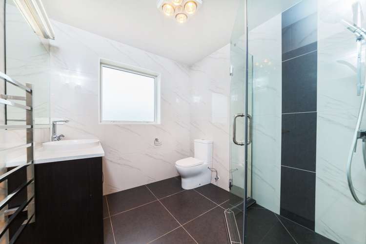 35 Rosewell Crescent Flat Bush_18