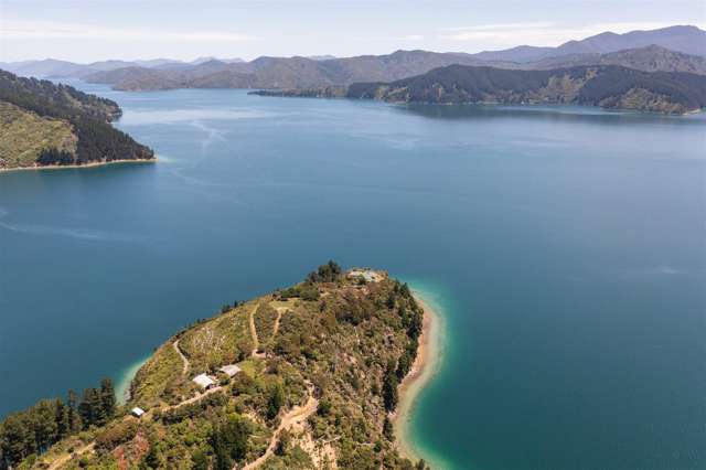 Exclusive Waterfront Estate: 'The Peninsula'