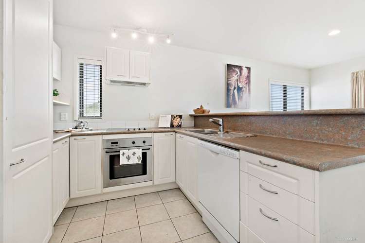 11/5 Cook Street Howick_3