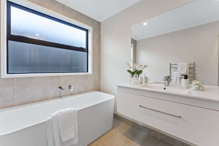 13 Puhitahi Hill Road Paerata_12