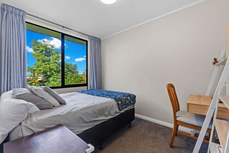 28 Sunningdale Street Wattle Downs_12