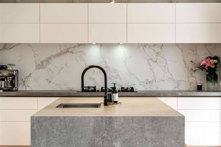 15 North Avenue Narrow Neck_10