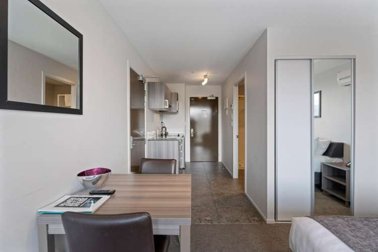 205 & 206/24 Hawthorne Drive Frankton_13