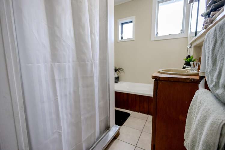 2 Sutherland Street Dunollie_10