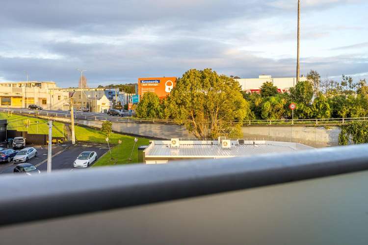 2F/15 Minnie Street_1