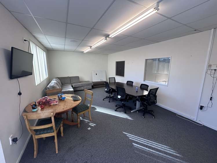 94 Ford Road Onekawa_4