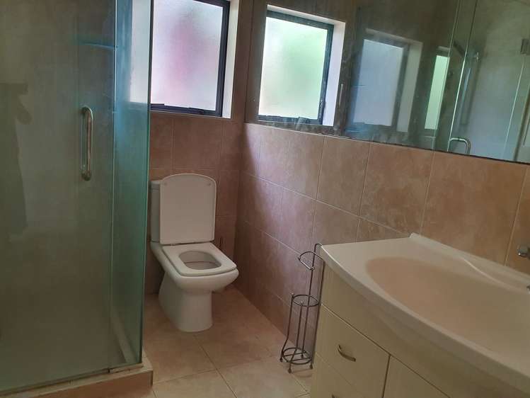 52b Royal View Road Te Atatu South_10