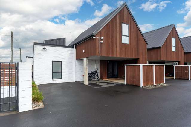 Contemporary Living in a Prime Frankton Location