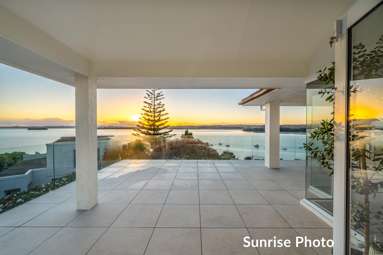 121 Pah Road_1