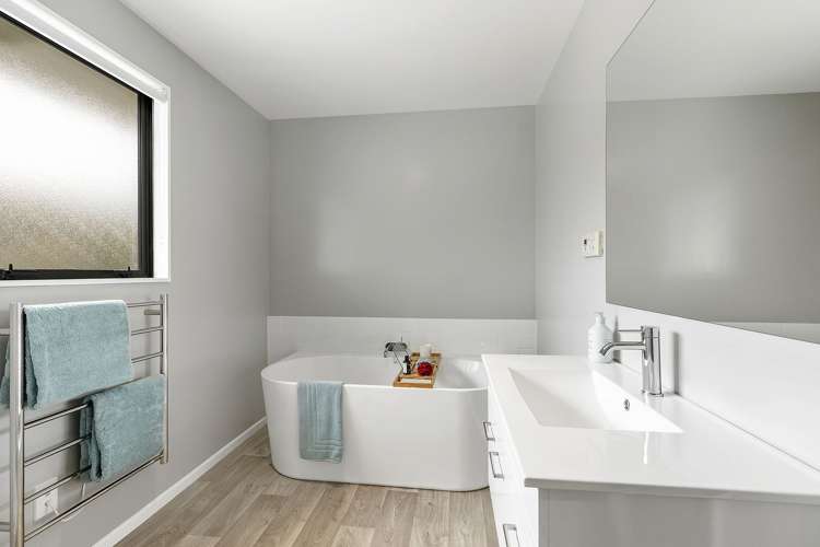 134 Woodman Drive Tawa_12