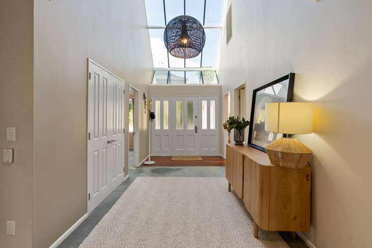 69 Thatcher Crescent Crofton Downs_10