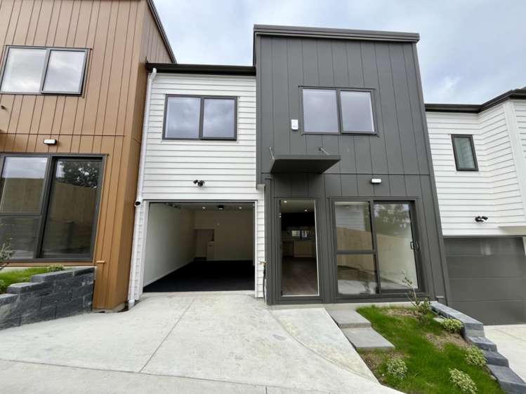 12B Massine Place_0