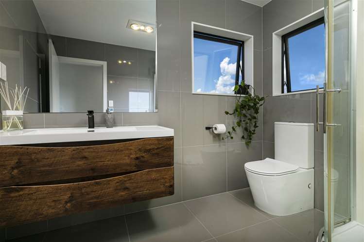 2/149j Glengarry Road Glen Eden_18