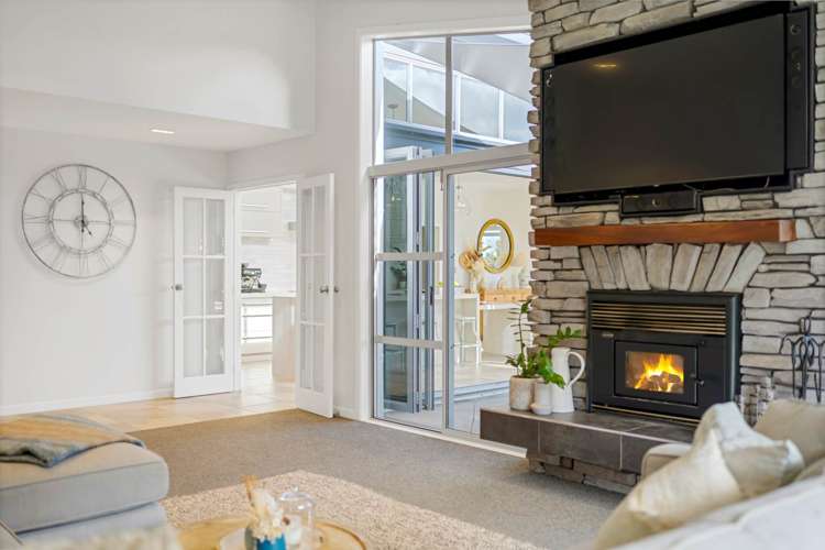 56 Columbia Crescent Beachlands_16