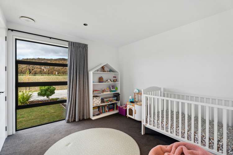 8 Pounamu Avenue Albert Town_15