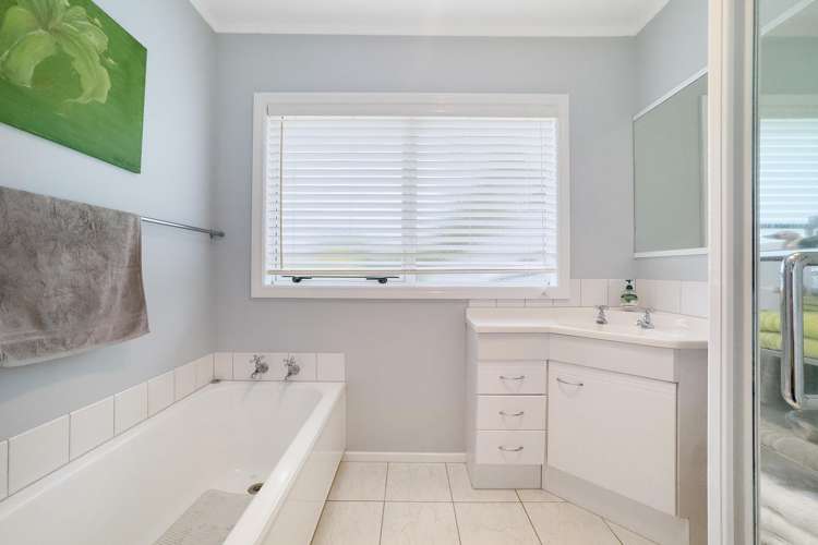 2 Taylor Road Mangere Bridge_13