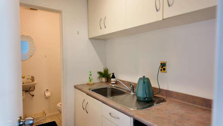 4/4 Freeman Way Manukau_17