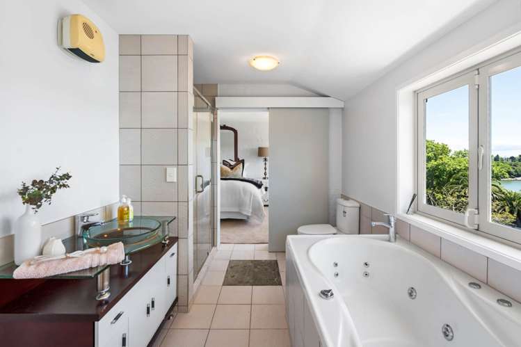 2/2 Darwin Lane Remuera_13