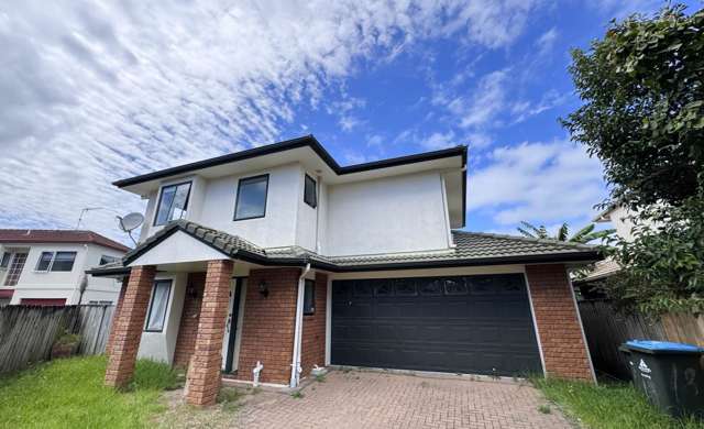 Spacious 4-Bedroom Home for Rent in a Prime Lo...