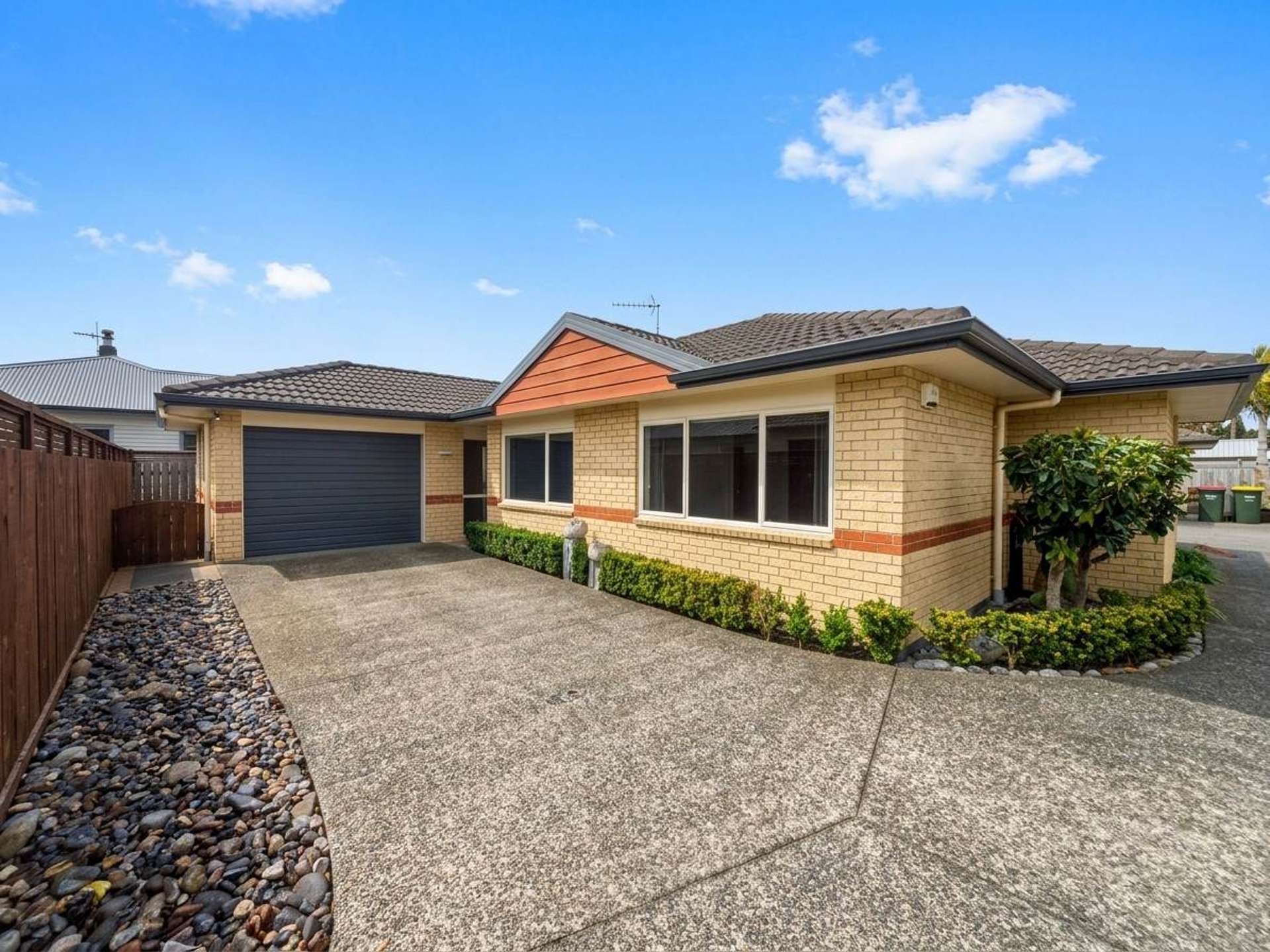 2/7 Argyle Avenue Pahurehure_0
