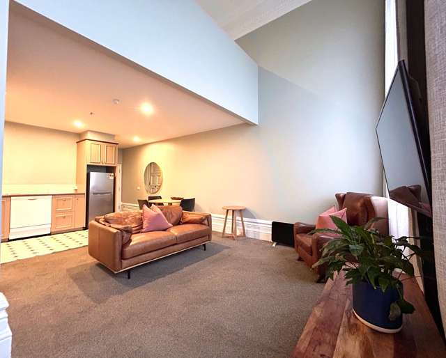 One-Bedroom Apartment in Iconic Heritage Building