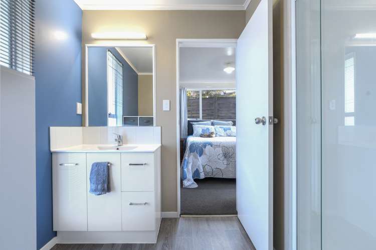 110 Coopers Road Gate Pa_13