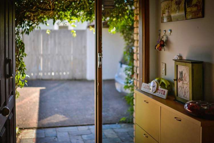 2/17 Pupuke Road Birkenhead_4