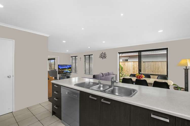 21 Cambrian Crescent Flat Bush_6