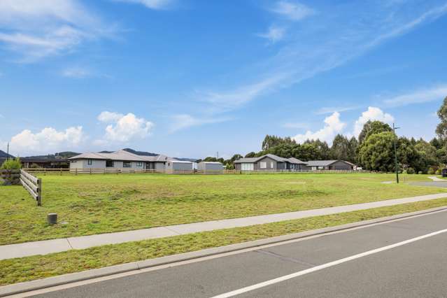 7 Karaka Place Kinloch_2