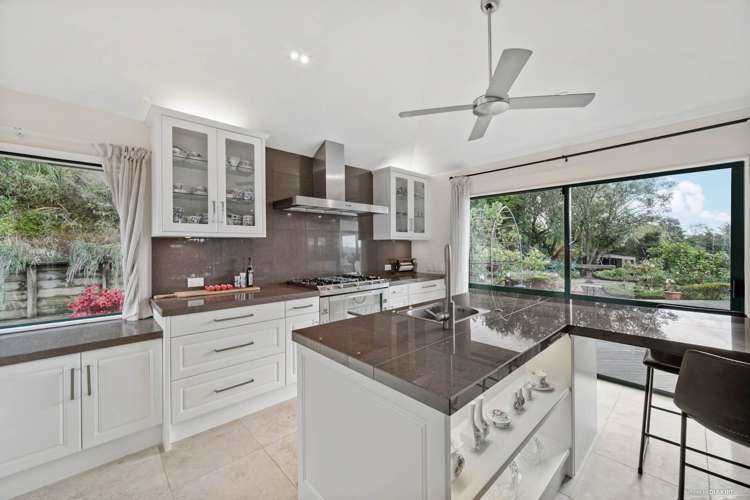 1 Whangaparaoa Road Red Beach_12